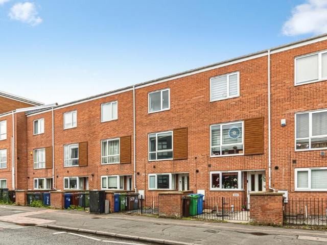 House for sale in Georgia, Greater Manchester