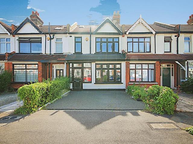 House for sale in Gants Hill, Greater London