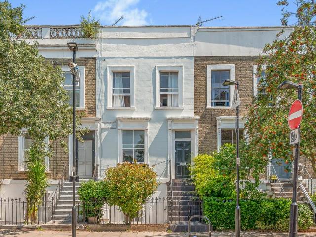 House for sale in Holloway, Greater London