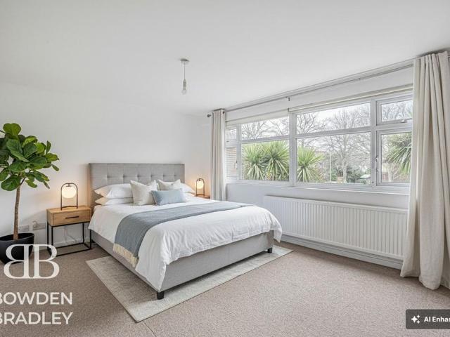 House for sale in Barkingside, Greater London