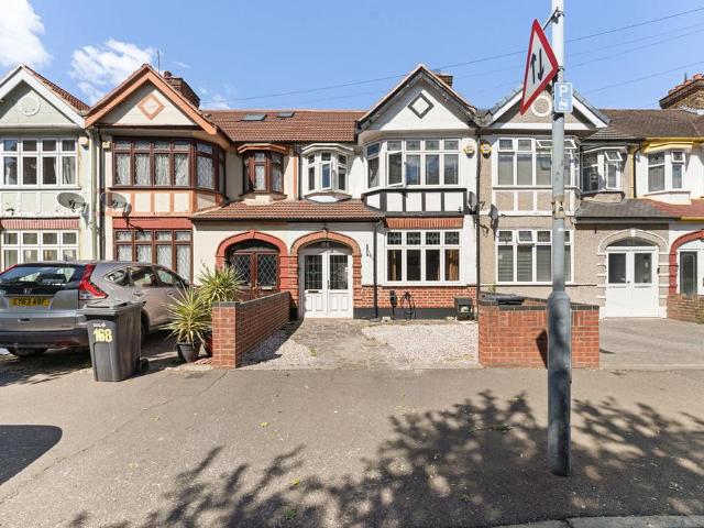 House for sale in Little Heath, Goodmayes