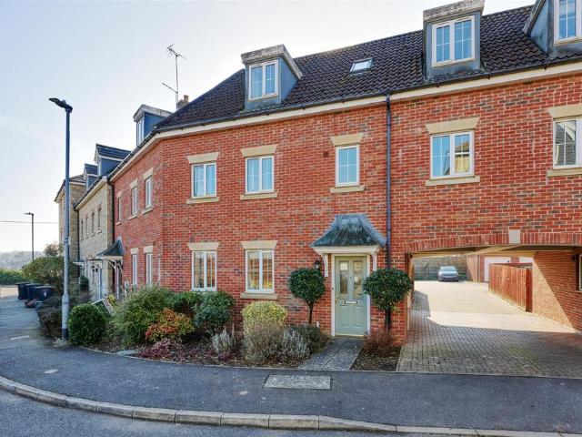 House for sale in Oundle