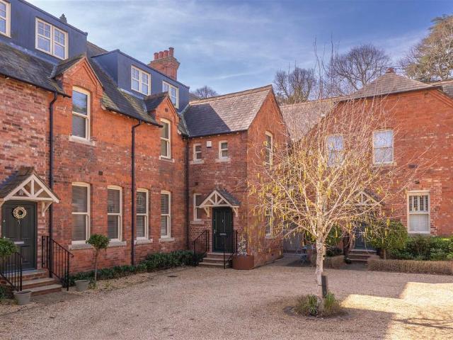 House for sale in Alderminster, Warwickshire