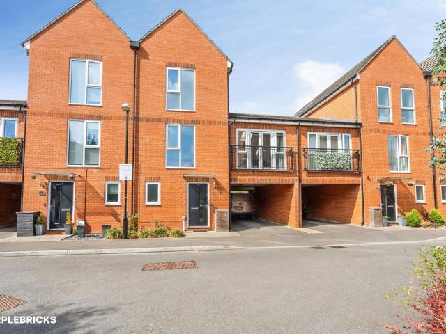 House for sale in Chichester, Littlecote