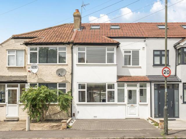 House for sale in London Borough of Merton, Mitcham