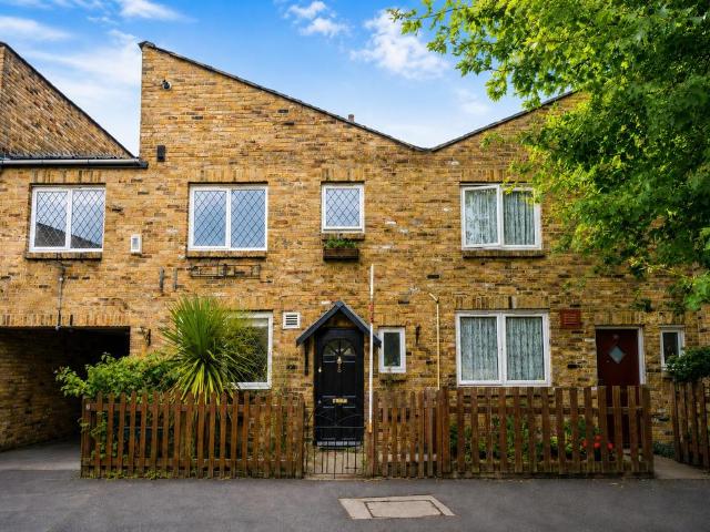 House for sale in Clapham, Greater London