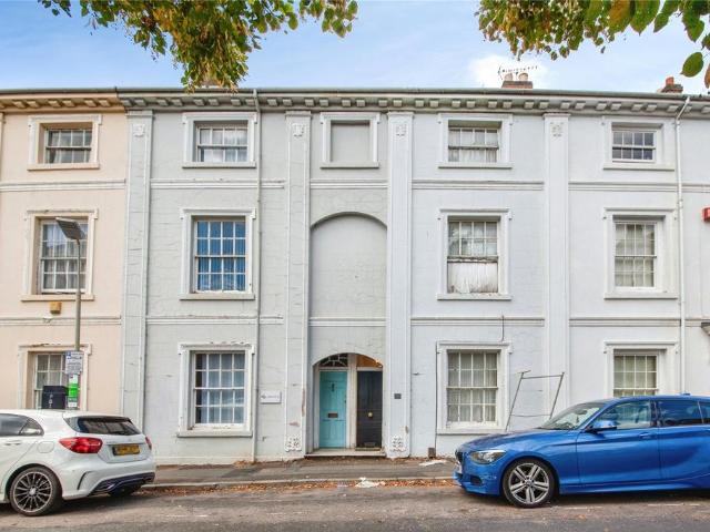 House for sale in Bede Island, Leicester