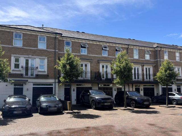 House for sale in Eden Park, Greater London