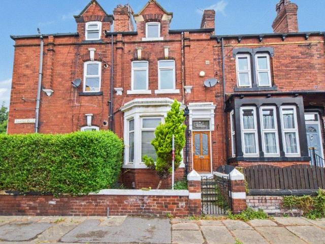 House for sale in Armley, West Yorkshire