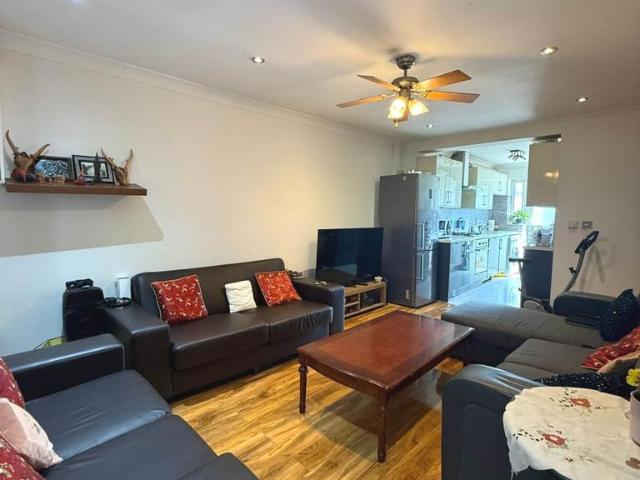 House for sale in Hayes, Greater London