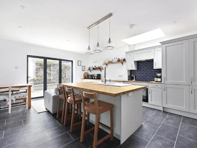 House for sale in Colebrook Village, Mount Wise