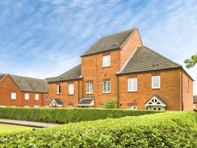 House for sale in Upton