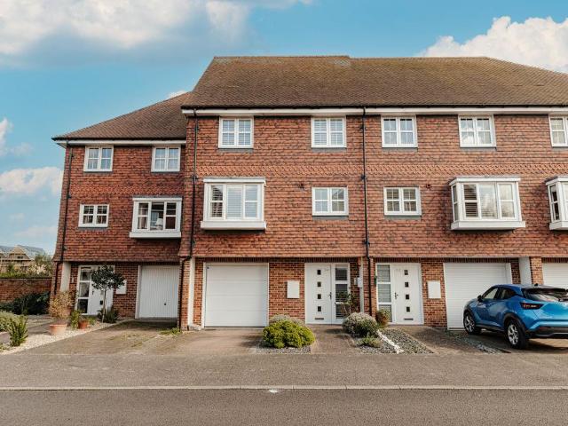 House for sale in Sandwich, Ash