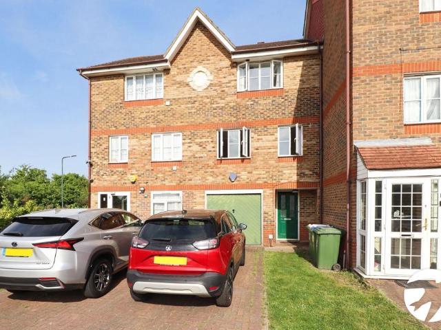 House for sale in Greater London
