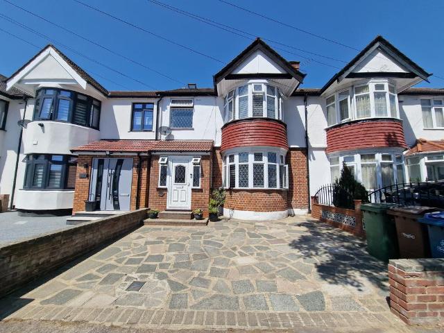 House for sale in Kenton, Greater London