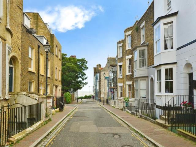 House for sale in West Cliff, Acol