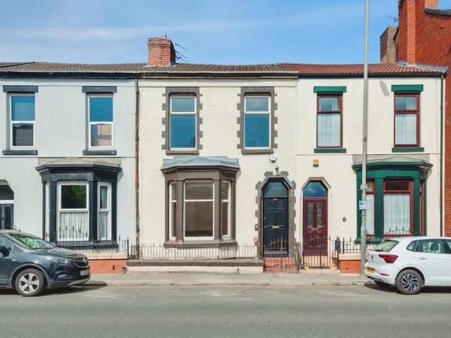 House for sale in Calderstones