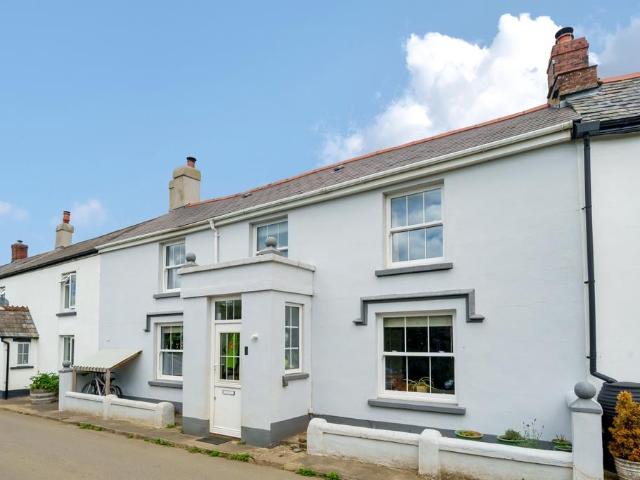 House for sale in Weir Quay, Devon