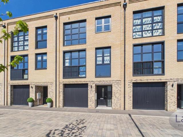 House for sale in Hertford, Colliers End