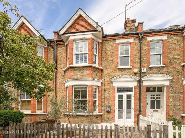 House for sale in London Borough of Merton, Raynes Park