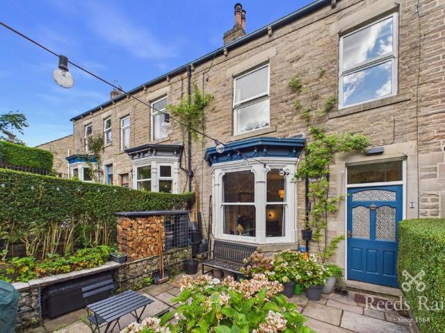 House for sale in Todmorden, West Yorkshire