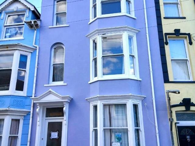 House for sale in Waun Fawr, Wales