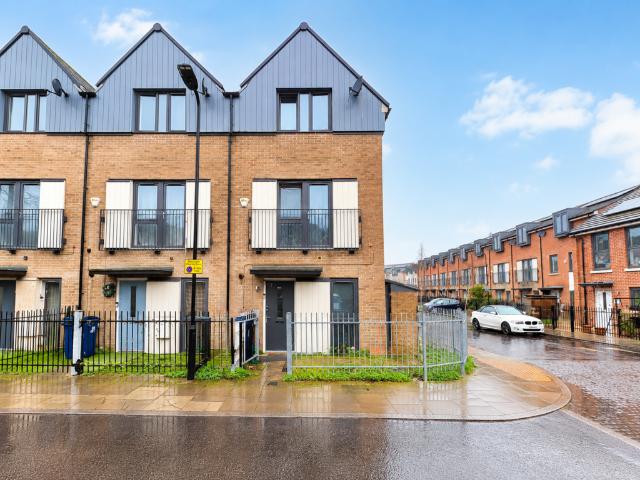 House for sale in London Borough of Ealing, Greater London