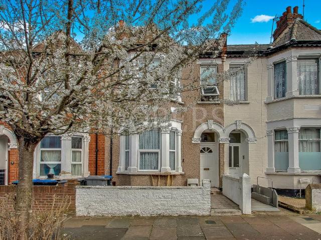 House for sale in Harlesden, Greater London