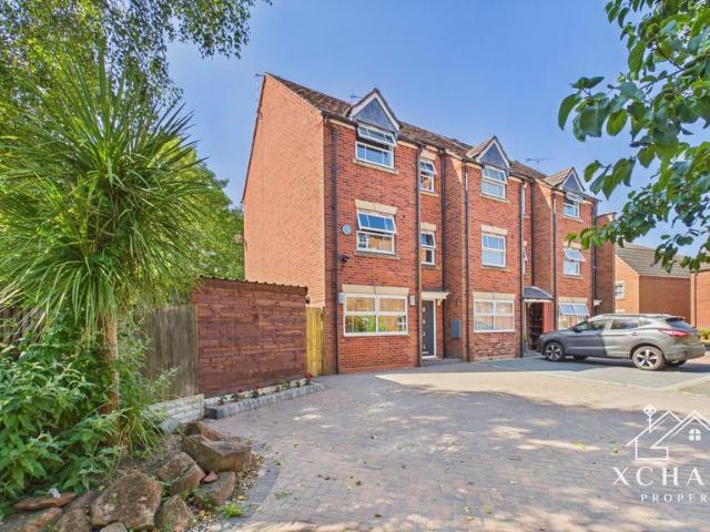 House for sale in Camp Hill, Warwickshire