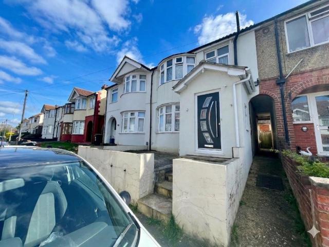 House for sale in Marsh Farm, Spring Park