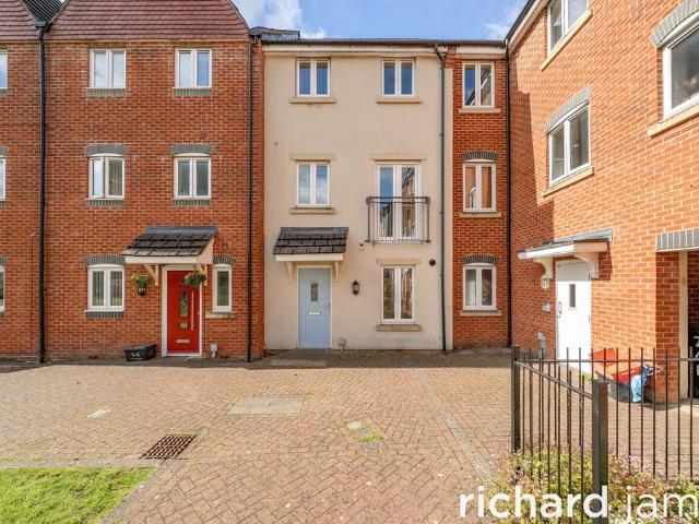 House for sale in Haydon End, Abbey Mead