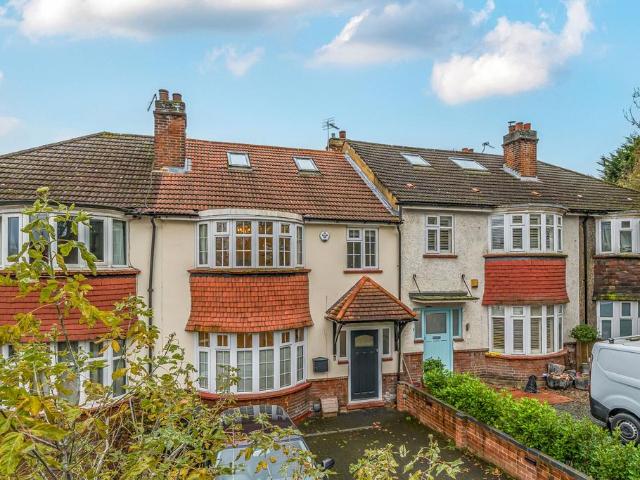 House for sale in East Greenwich, Greater London