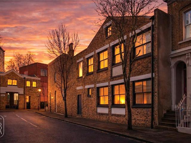 House for sale in Mile End, Greater London