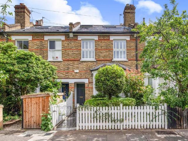 House for sale in St Margarets, Greater London