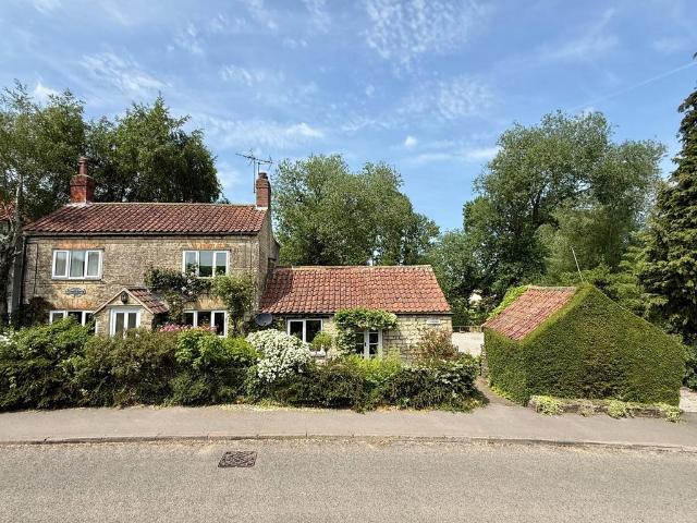 House for sale in Walton, West Yorkshire
