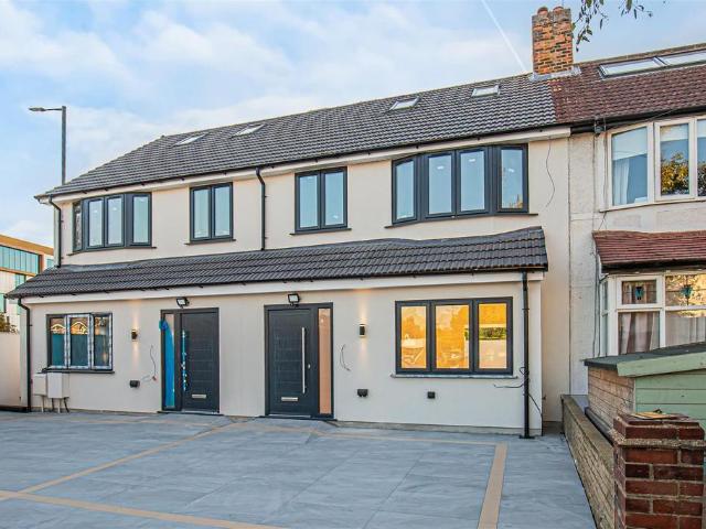 House for sale in Whitton, Greater London