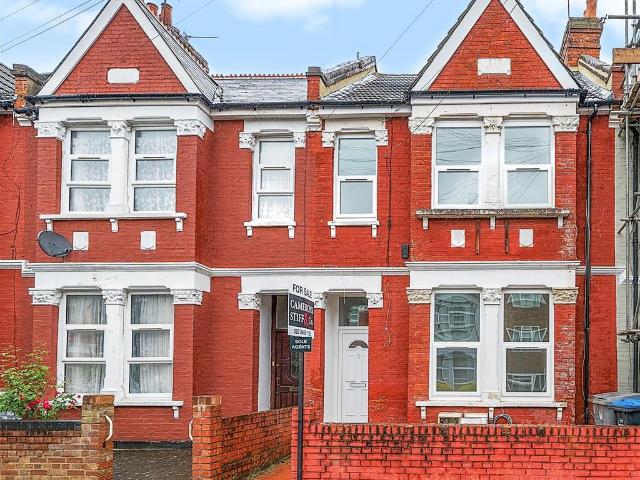 House for sale in Cricklewood, Greater London