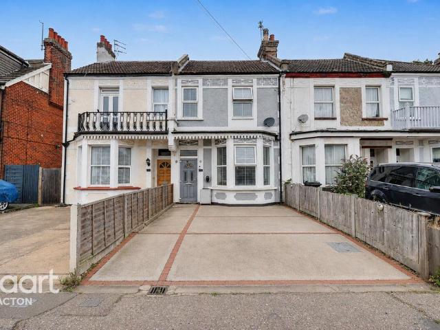 House for sale in Dale Hill, Essex