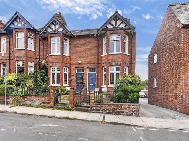 House for sale in High Field, York