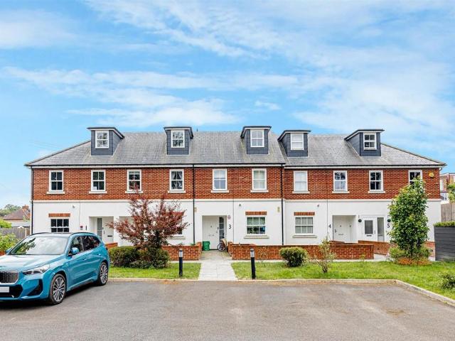 House for sale in Brunswick Park, Greater London
