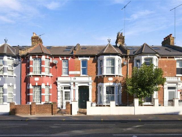House for sale in West Kensington, Greater London