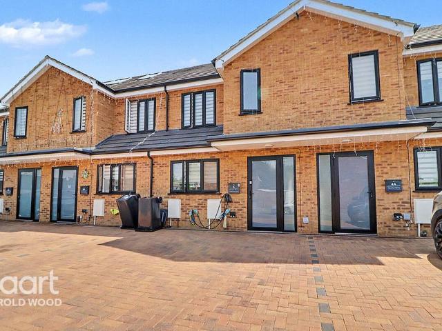 House for sale in Ardleigh Green, Greater London
