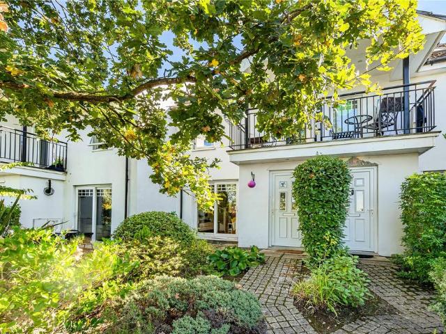 House for sale in London Borough of Lewisham, Greater London