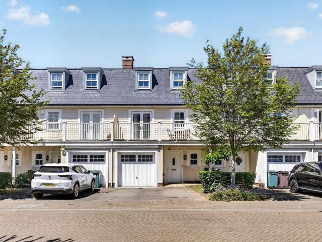 House for sale in Worcester Park, Greater London