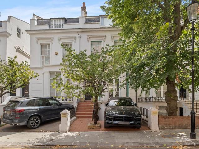 House for sale in Kensington, Greater London