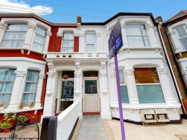 House for sale in Brondesbury, Greater London