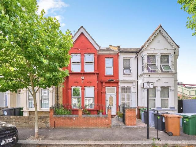 House for sale in Leytonstone, Greater London