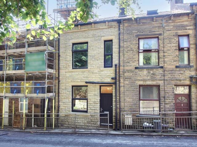 House for sale in Calderside, Calderdale