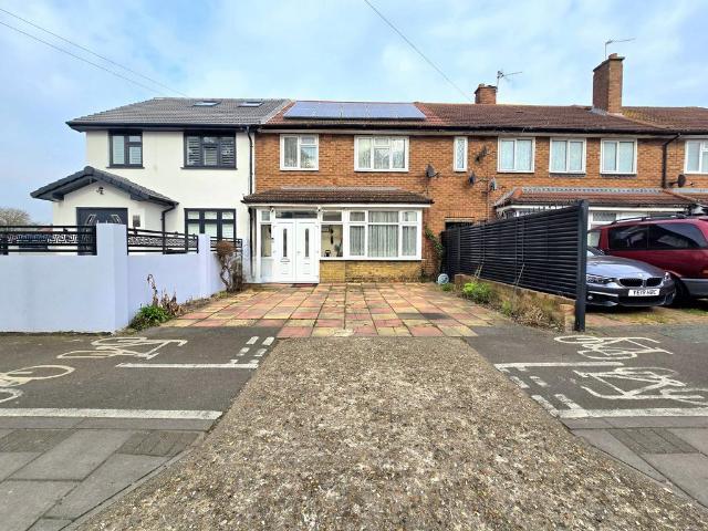 House for sale in London Borough of Hounslow, Heston