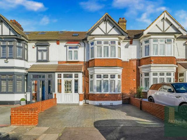 House for sale in London Borough of Redbridge, Greater London